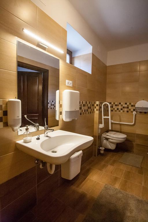 Maushaus Hotel Vemend ภายนอก รูปภาพ