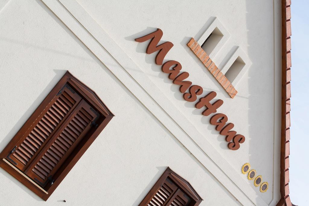 Maushaus Hotel Vemend ภายนอก รูปภาพ